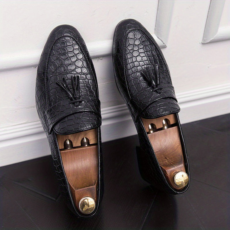 Fashionable Tassel Loafers, Slip-On Dress Shoes, Pointed Toe Business Casual Footwear, Rubber Sole, Versatile for All Seasons, England-Inspired Design